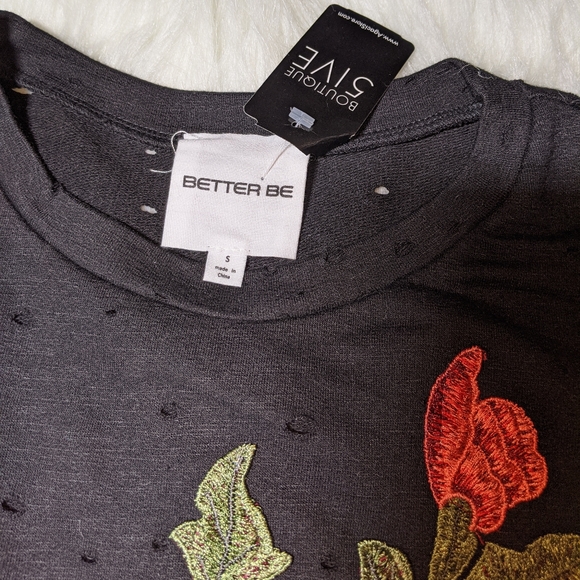 NWT T-Shirt Dress Distressed w/ 3-D Rose Applique - Picture 4 of 8